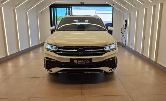 VOLKSWAGEN TIGUAN 2.0 300 TSI GASOLINA ALLSPACE R-LINE AUTOMÁTICO